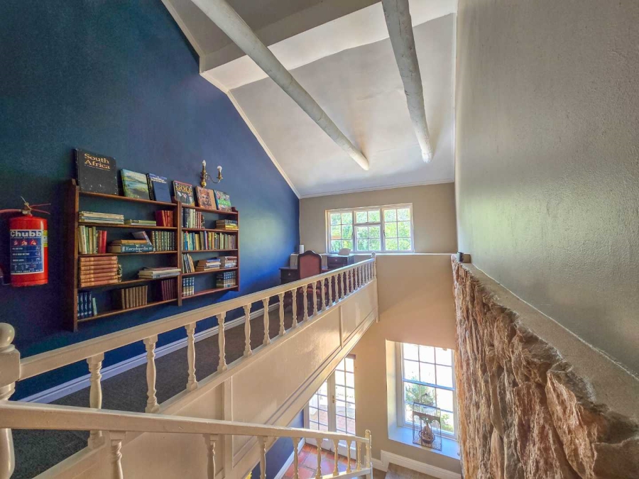 8 Bedroom Property for Sale in Stilbaai Oos Western Cape